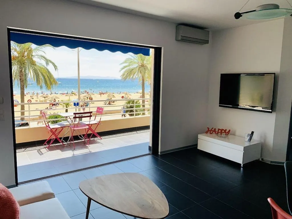 アパート T2 Front De Mer 2Pers 1 Minute De La Plaget2 De 44 M2 Plus Terrasse 16M2 , Vue Mer Panoramique Et En Face De La Plage Cet Appartement Refait A Neuf Beneficie D'Un Confort Et D Un Equipement Optima Cet Appartement Est Ideal Pour 2 Personnes Avec Sa Ch ル・ラヴァンドゥー