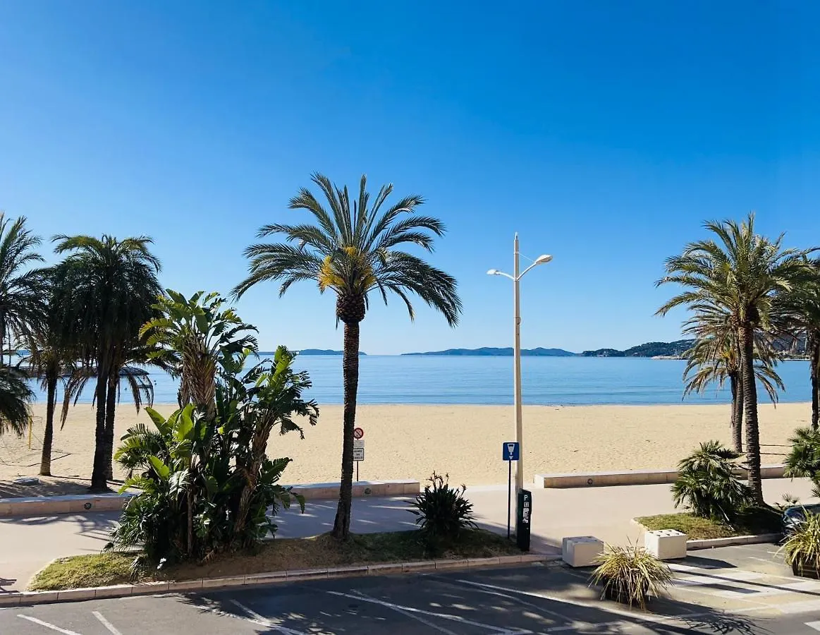 T2 Front De Mer 2Pers 1 Minute De La Plaget2 De 44 M2 Plus Terrasse 16M2 , Vue Mer Panoramique Et En Face De La Plage Cet Appartement Refait A Neuf Beneficie D'Un Confort Et D Un Equipement Optima Cet Appartement Est Ideal Pour 2 Personnes Avec Sa Ch ル・ラヴァンドゥー